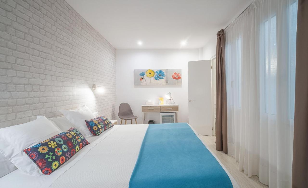 Hostal Menurka *