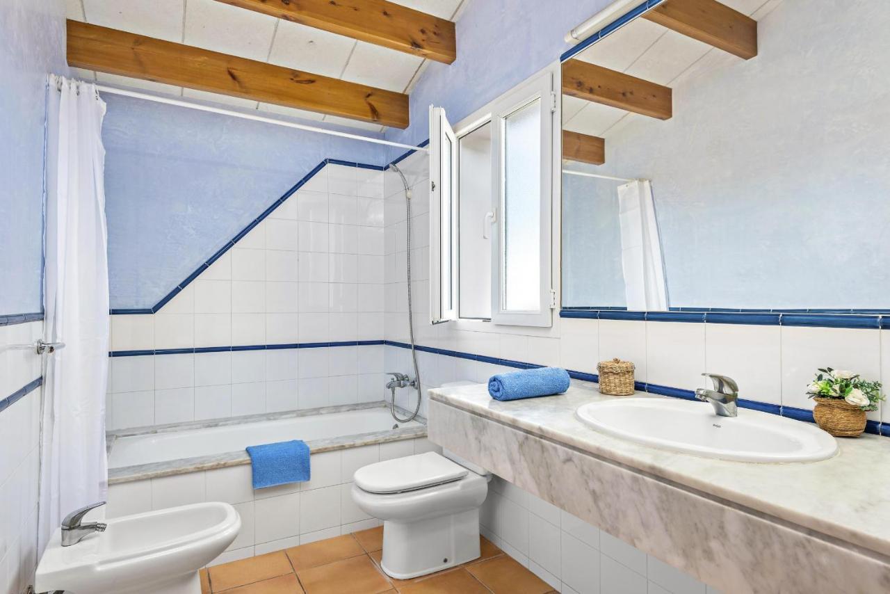 Villa Marta 3 Bedroom Villa, Cala Blanca