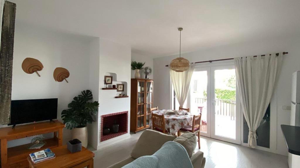 Apartment Con Encanto En Residencial Con Piscina