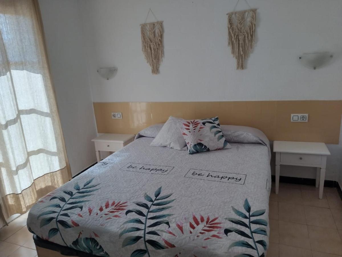 Con Piscina Y Terraza En Ciutadella, Cala En Blanes Apartamento *