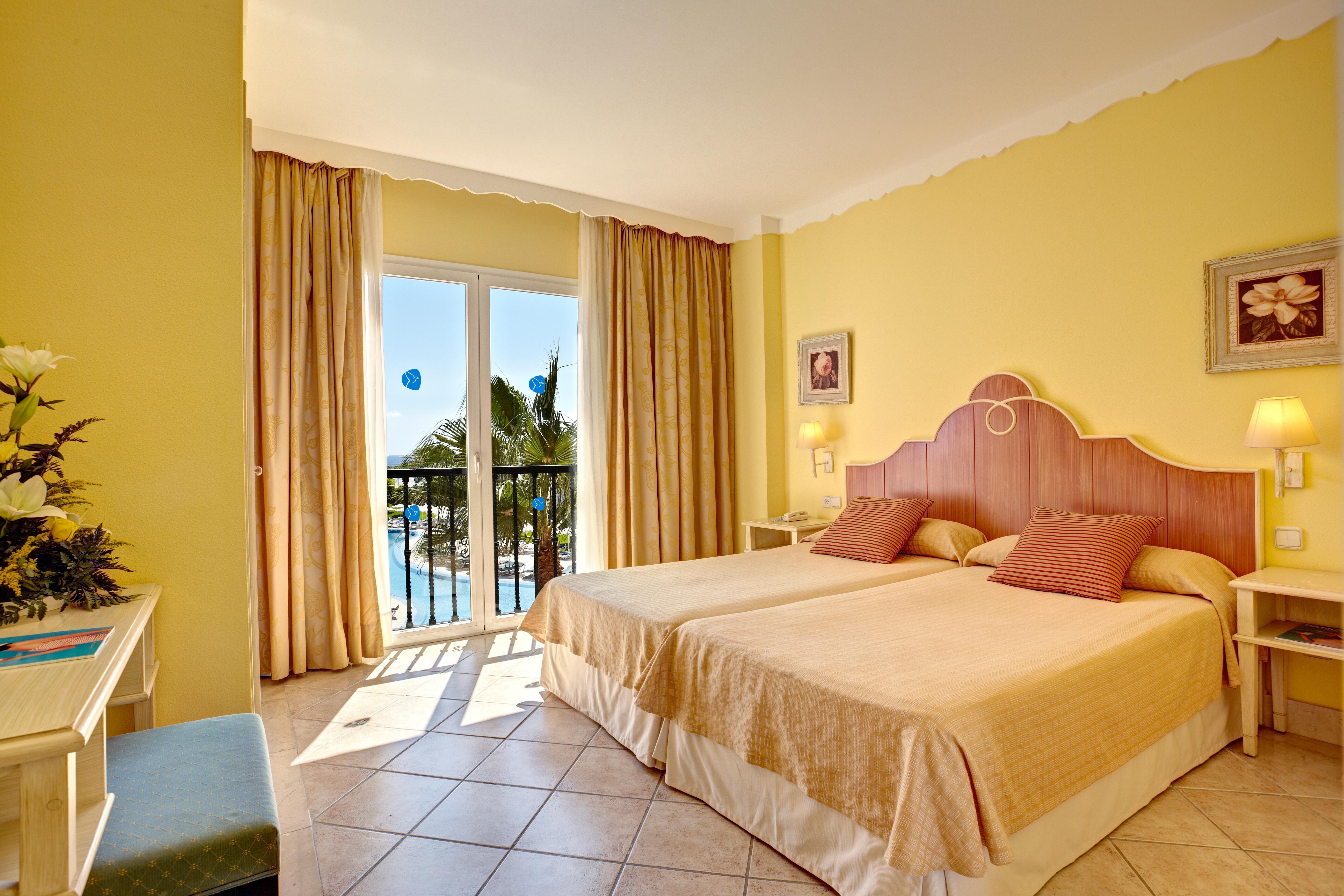 Grupotel Macarella & 4*