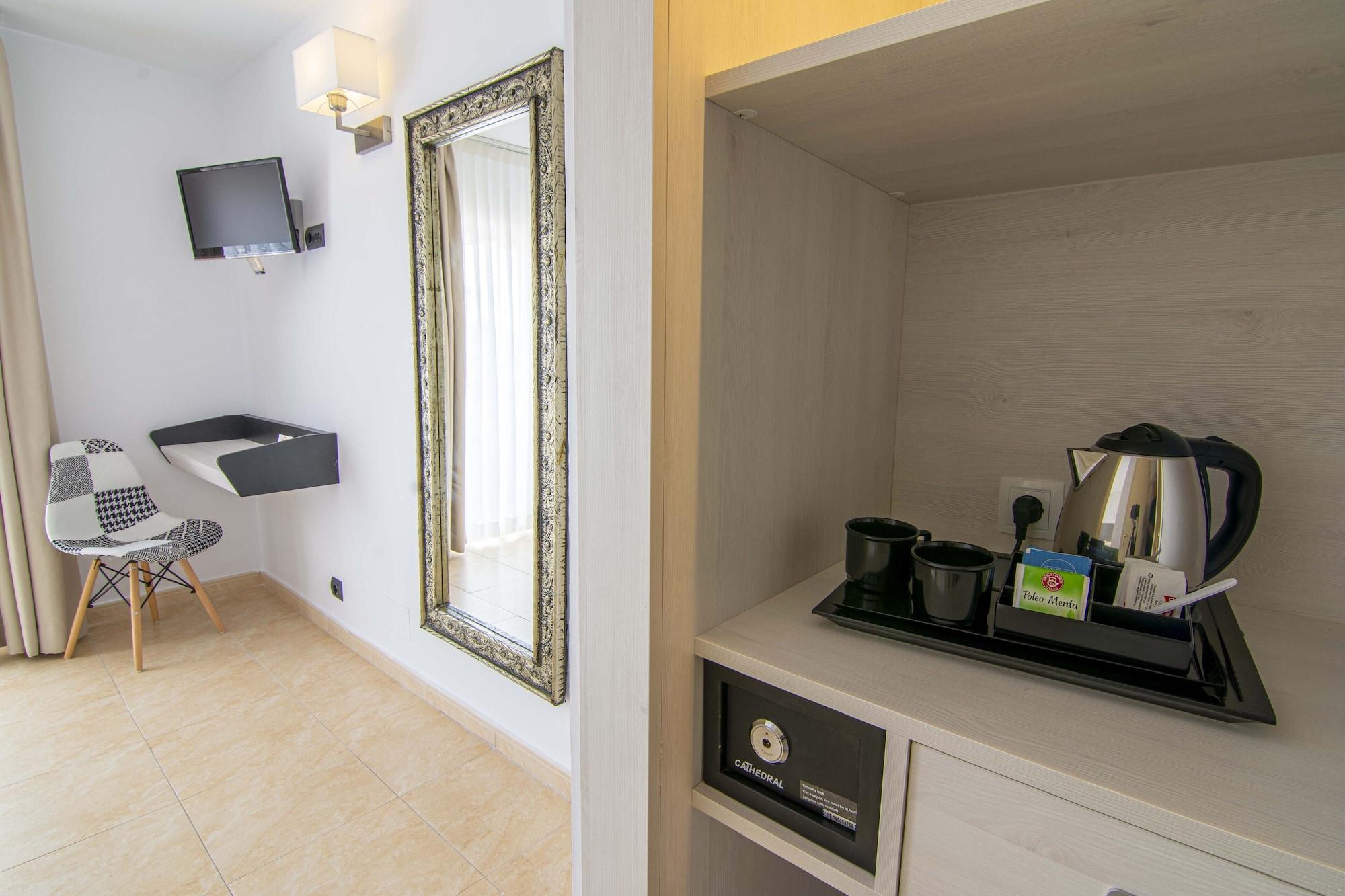 Hotel Sa Barrera - Adults Only