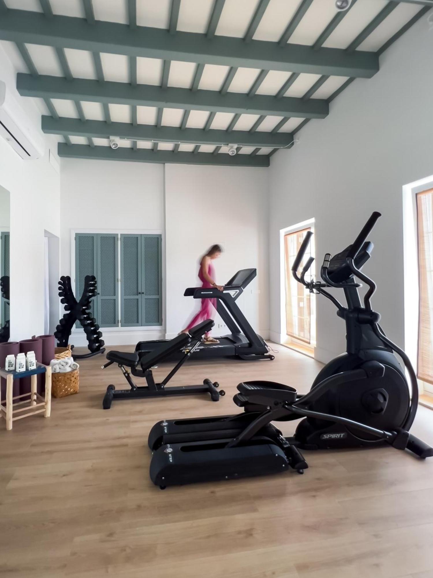 Cristine Bedfor Mahon Hotel 5*