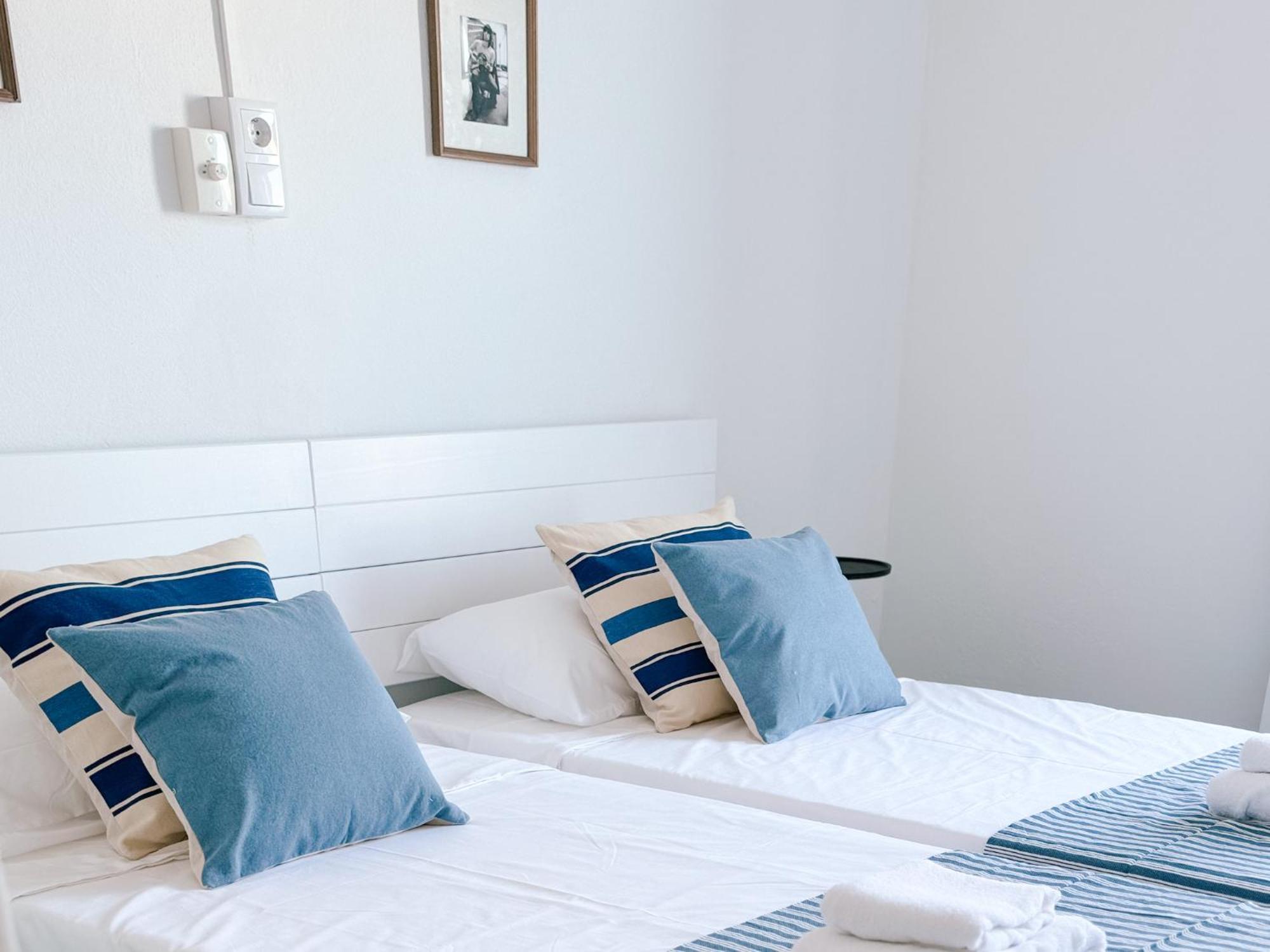 Sa Roqueta Hostel
