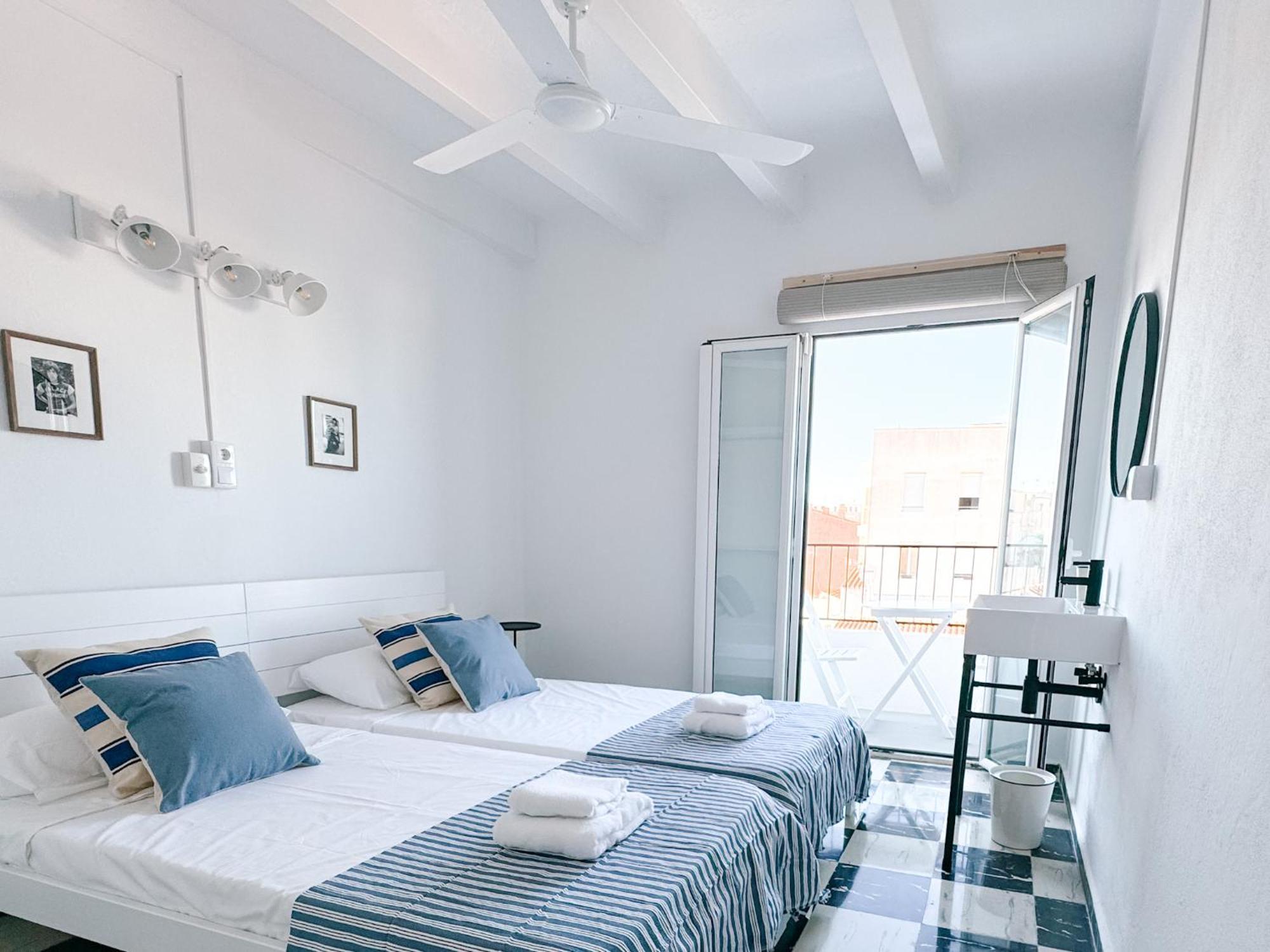 Sa Roqueta Hostel *