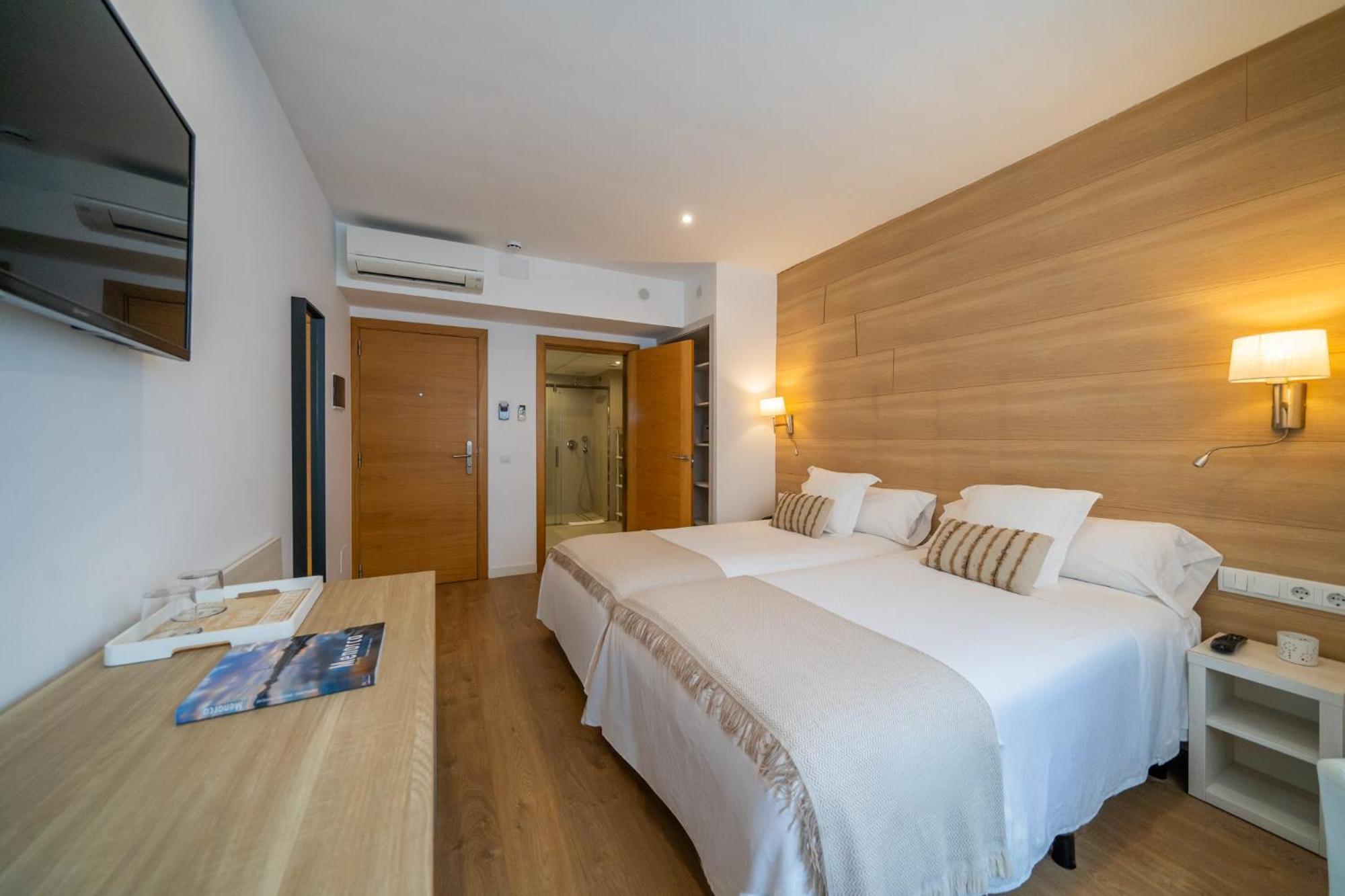 Hostal Menurka Hostel