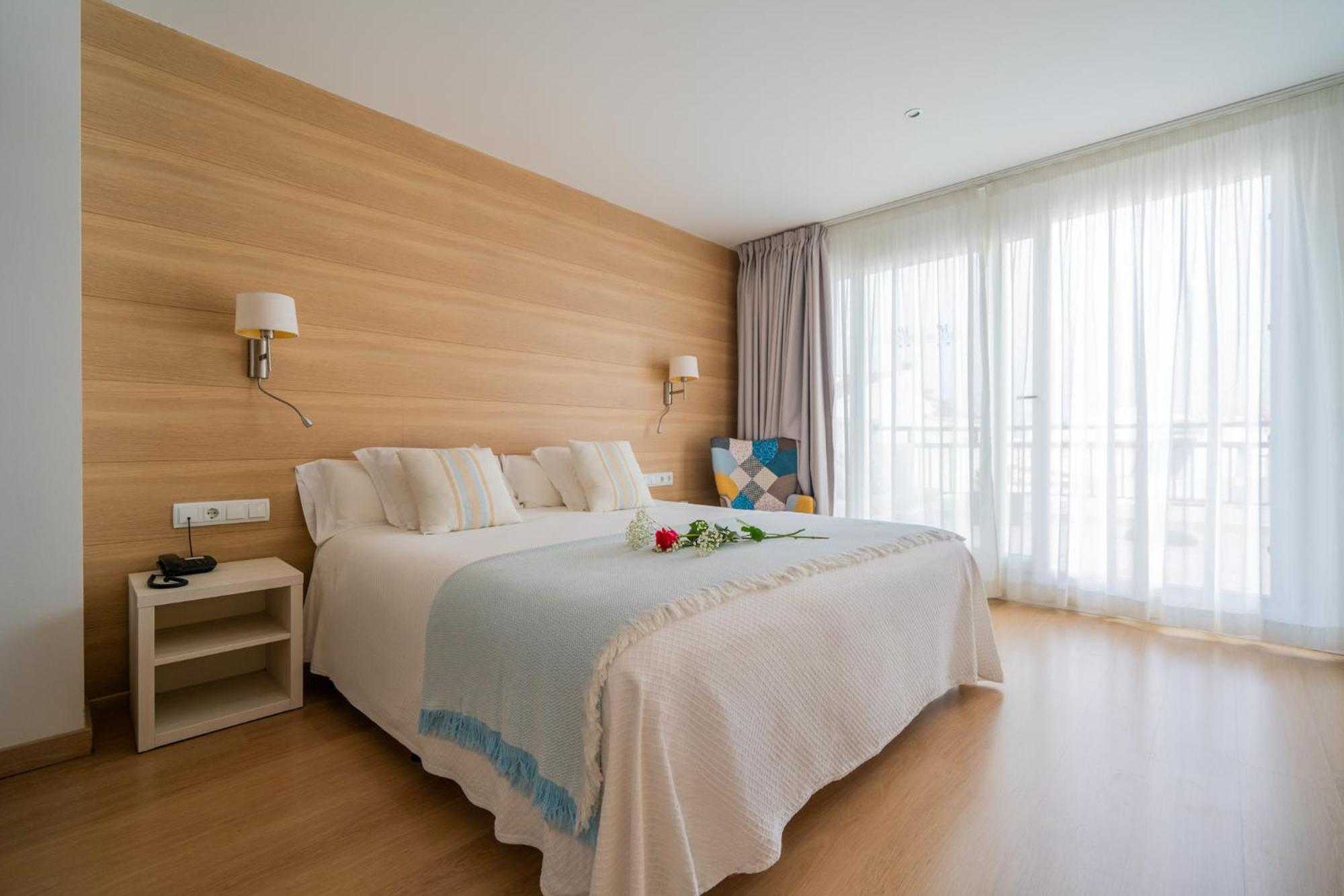 Hostal Menurka *