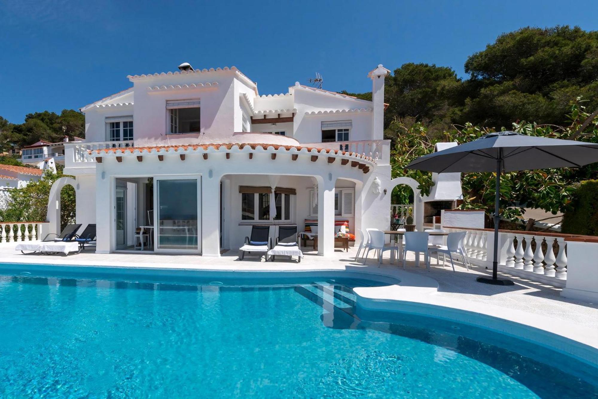 Strandnahe German Mit Grosser Poolterrasse