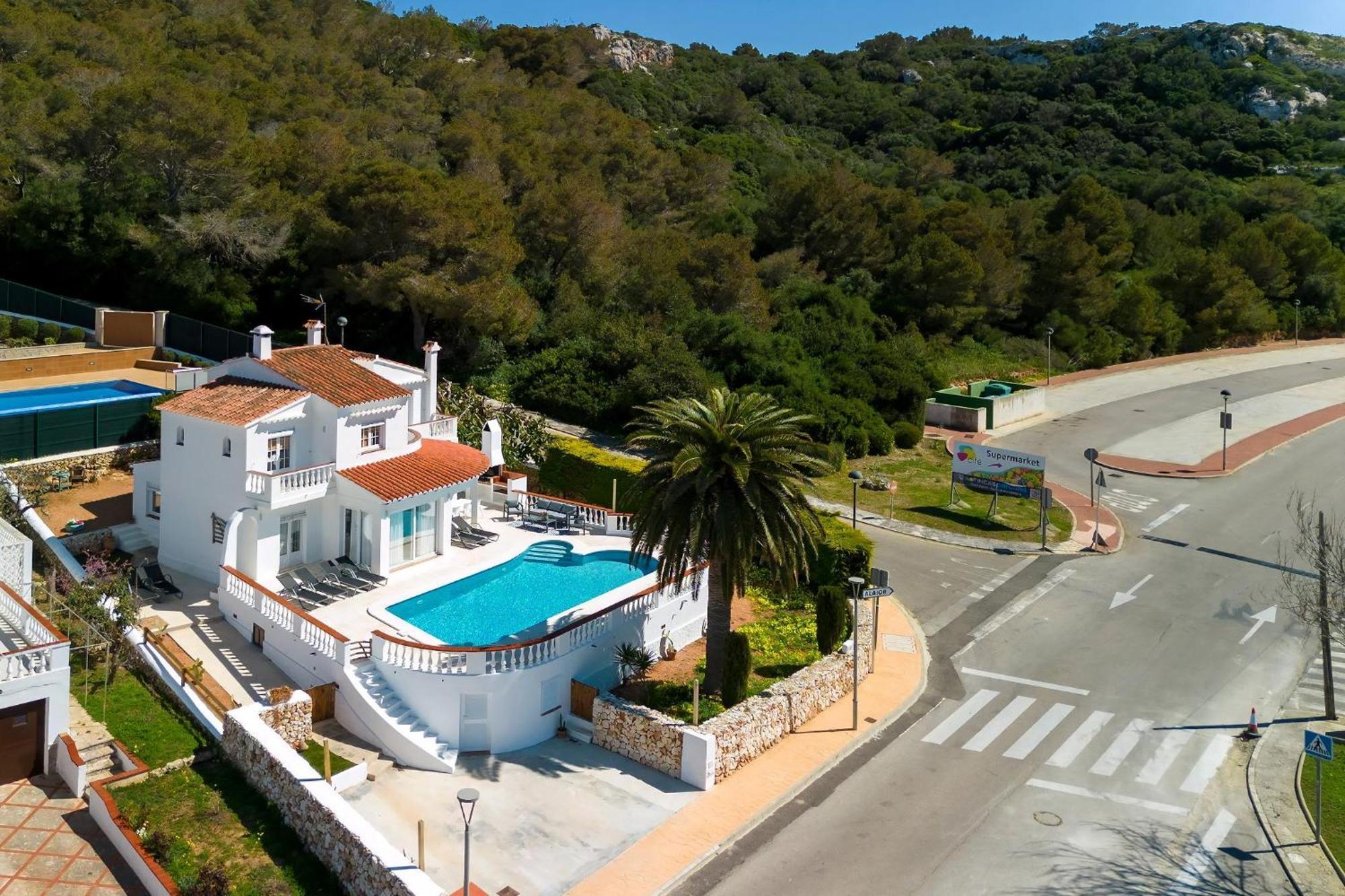 Strandnahe German Mit Grosser Poolterrasse Сasa de vacaciones Son Bou