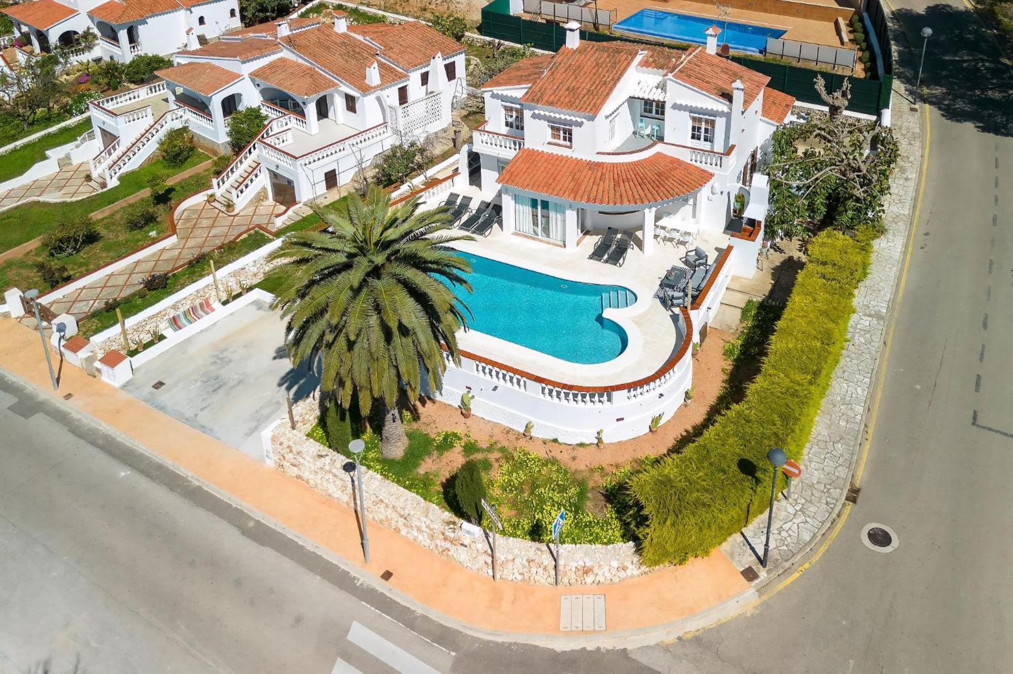 Strandnahe German Mit Grosser Poolterrasse * Son Bou