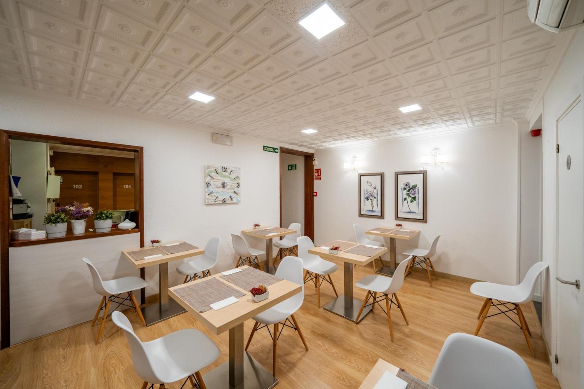 Hostel Hostal Menurka *