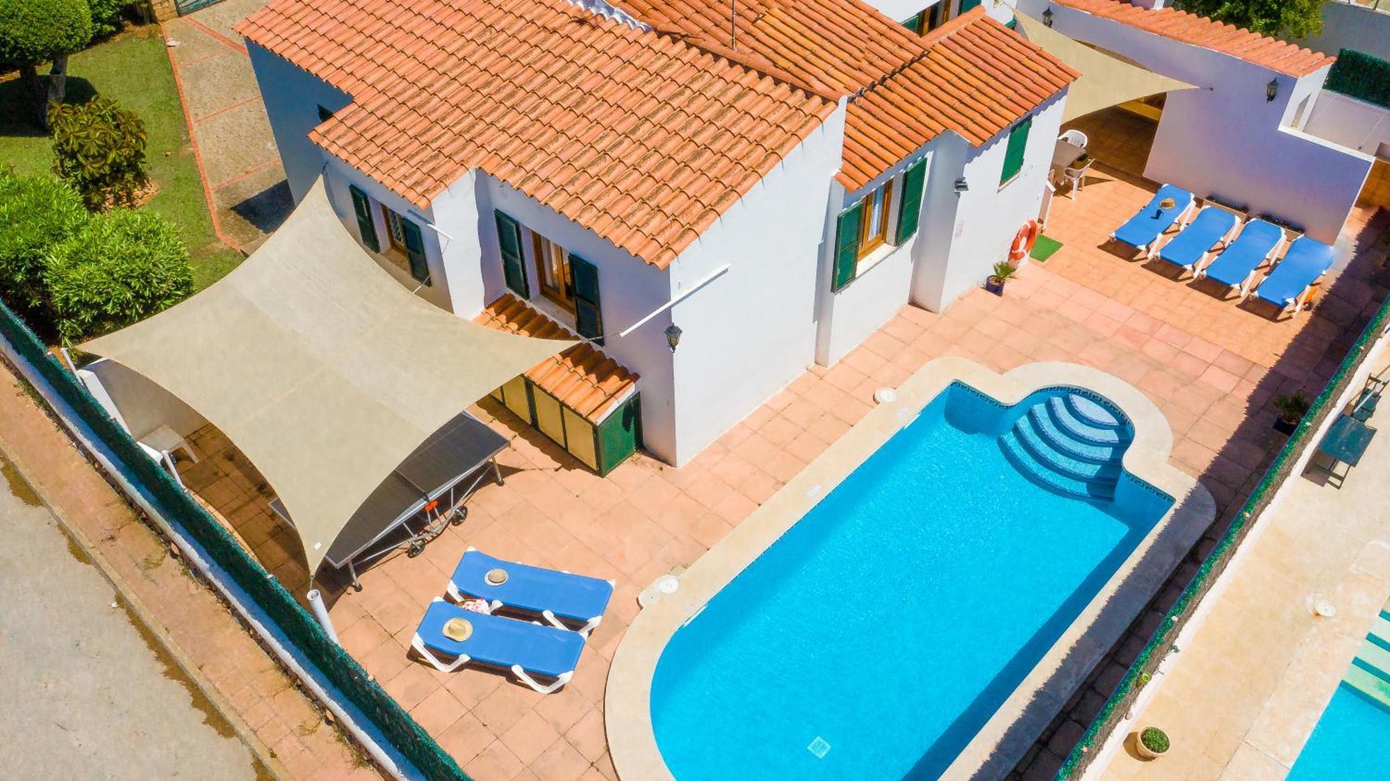 Oliver Con Piscina Y Aire Acondicionado