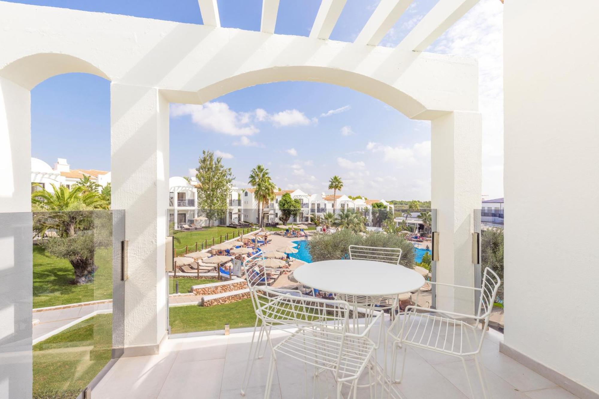 Marsenses Paradise Club Aparthotel Cala'N Bosch (Menorca)