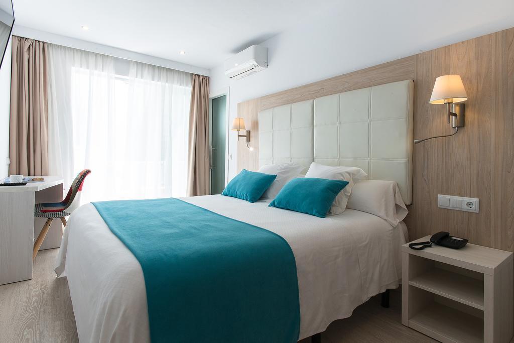 Hostal Menurka *
