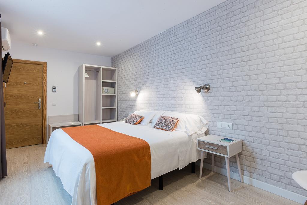 Hostal Menurka *