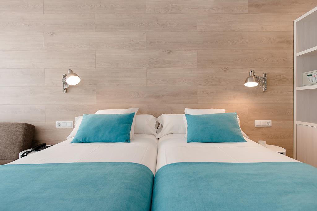 Hostal Menurka *
