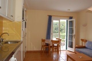 Desmais Hotel