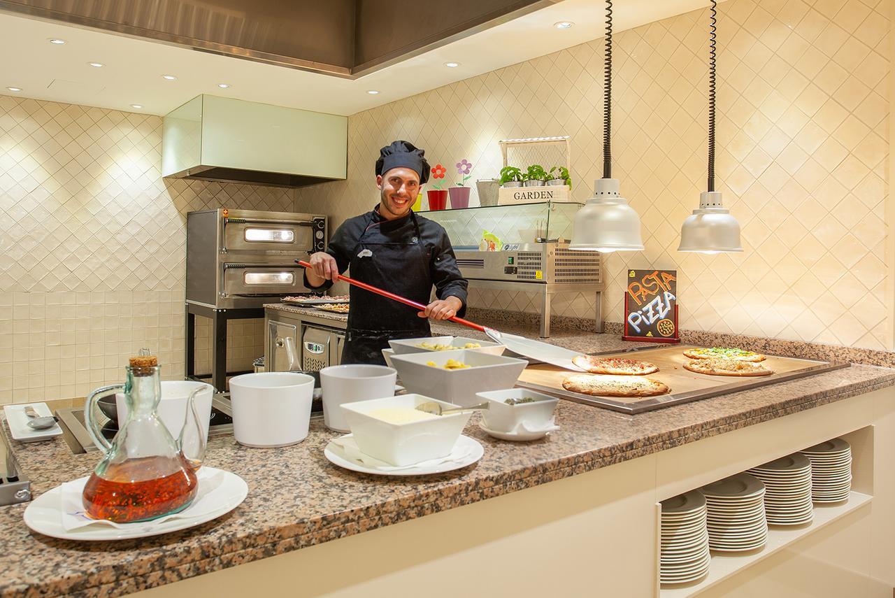 Aparthotel Grupotel Macarella & 4*