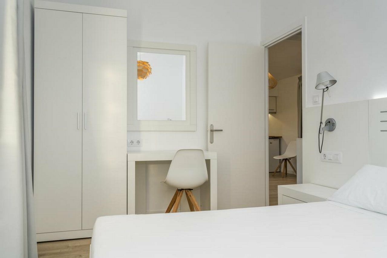Cales De Ponent Apartahotel