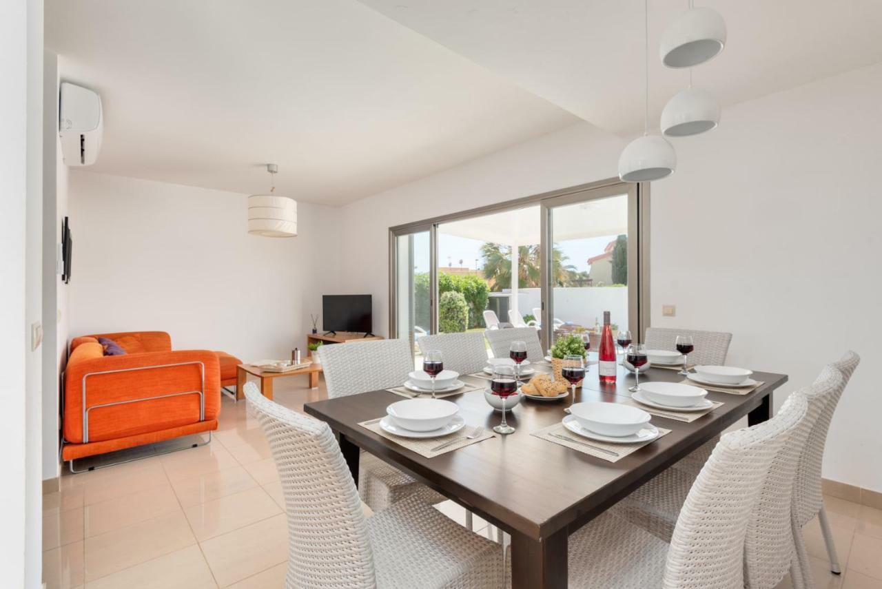 Villa Perez Cala'N Bosch (Menorca)