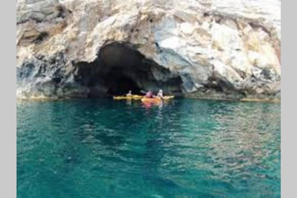 37 * Cala En Porter (Menorca)