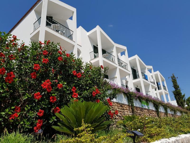 Desmais Hotel